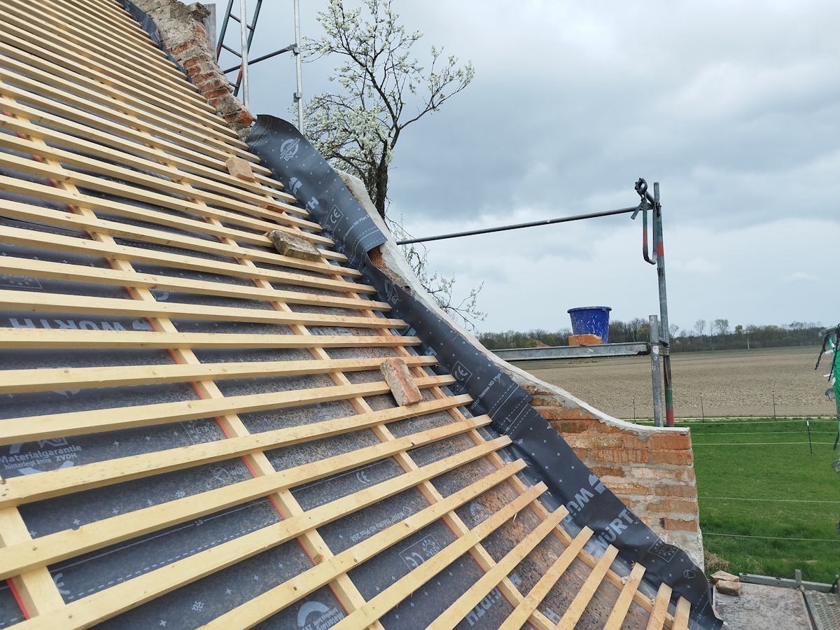 Dachschalung und Giebel